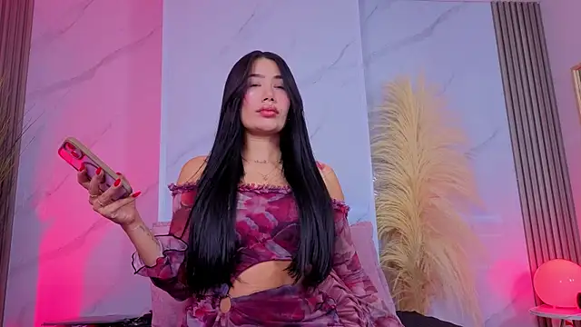 Chlooee   online show from 13, 7, 2026