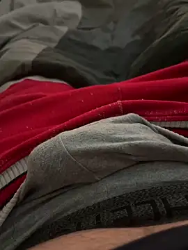 Snapshot of ouiiii27 chatting on 12, 12, 2024 ouiiii27 online show from 12, 12, 2024