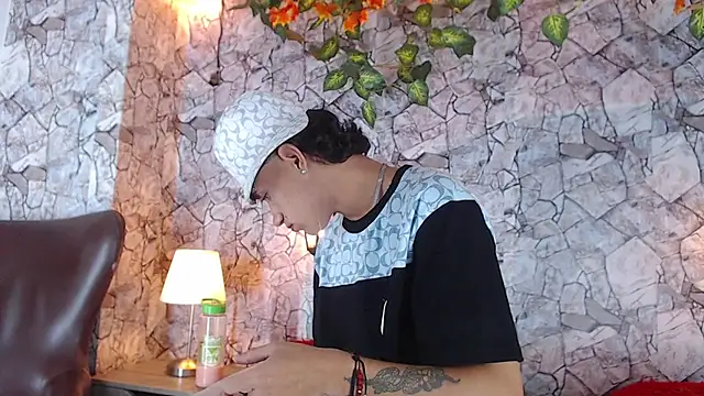 Samuel Hilton online show from 15, 12, 2024