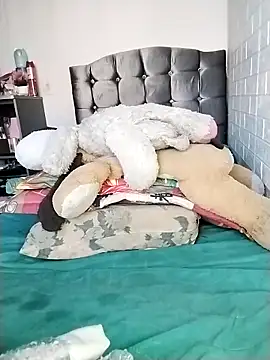 Snapshot of Yaz_Moon chatting on 14, 10, 2025 Yaz Moon online show from 14, 10, 2025