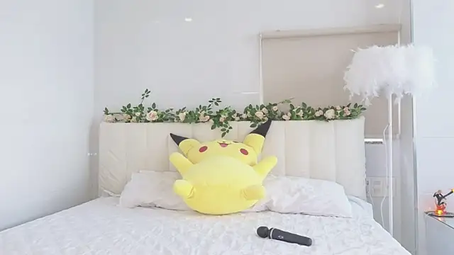 Akina starr online show from 8, 10, 2025