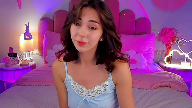 ElsaYoung online show from 6, 11, 2025