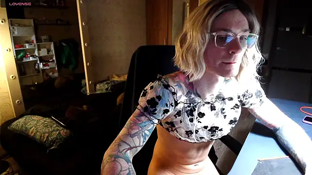 Julia dolls online show from 1, 5, 2026