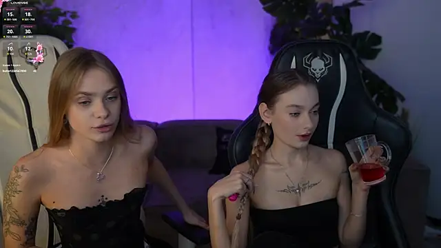 Snapshot of Ewa_Pearl chatting on 11, 11, 2025 Ewa Pearl online show from 11, 11, 2025