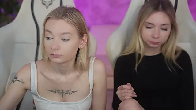 Snapshot of Ewa_Pearl chatting on 1, 2, 2025 Ewa Pearl online show from 1, 2, 2025