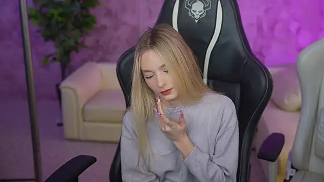 Snapshot of Ewa_Pearl chatting on 2, 3, 2025 Ewa Pearl online show from 2, 3, 2025