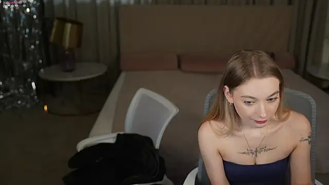 Snapshot of Ewa_Pearl chatting on 18, 11, 2025 Ewa Pearl online show from 18, 11, 2025