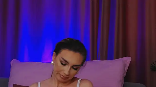 FelyJolie online show from 5, 3, 2025