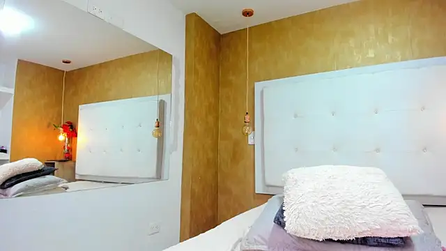 Milaspetite online show from 25, 2, 2026