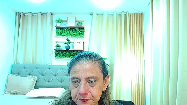 Snapshot of sasi_luna chatting on 24, 5, 2026 sasi luna online show from 24, 5, 2026