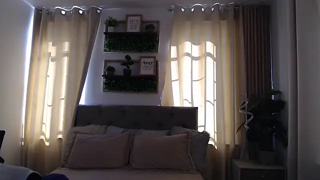 Snapshot of sasi_luna chatting on 18, 5, 2026 sasi luna online show from 18, 5, 2026