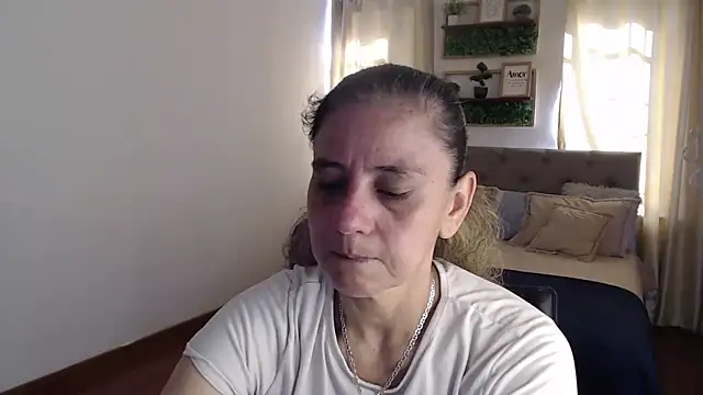 Snapshot of sasi_luna chatting on 11, 6, 2026 sasi luna online show from 11, 6, 2026