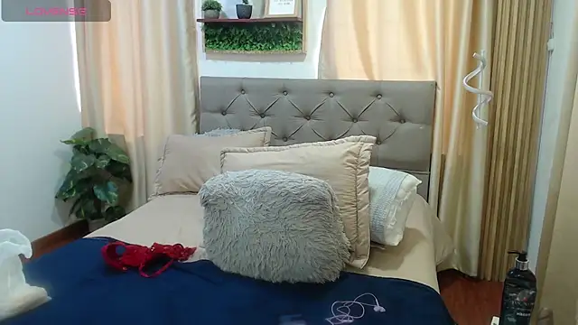 Snapshot of sasi_luna chatting on 30, 6, 2026 sasi luna online show from 30, 6, 2026