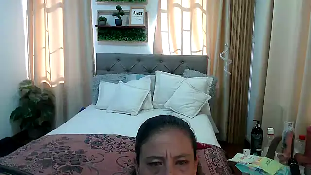 Snapshot of sasi_luna chatting on 20, 6, 2026 sasi luna online show from 20, 6, 2026