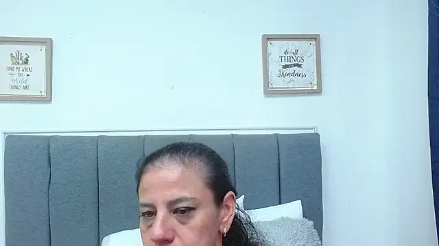 sasi luna online show from 27, 2, 2025