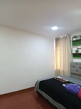 sasi luna online show from 18, 4, 2026