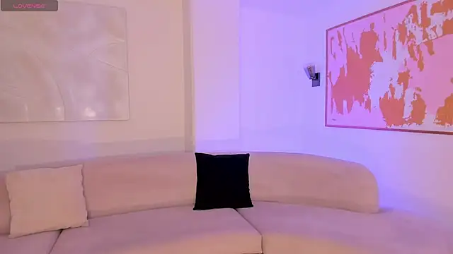 MiaFarrell  online show from 18, 1, 2026