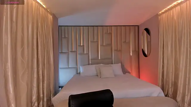 MiaFarrell  online show from 13, 1, 2026