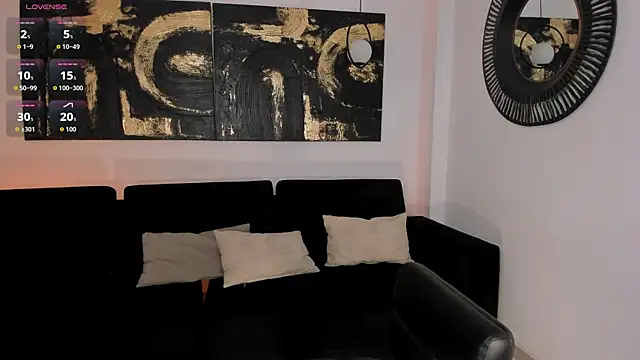 MiaFarrell  online show from 10, 4, 2026