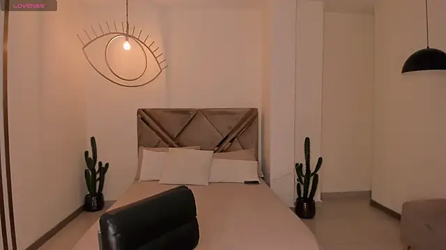 BellaCarteer  online show from 10, 4, 2026