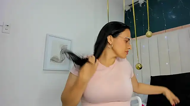 africa holmes online show from 30, 11, 2025