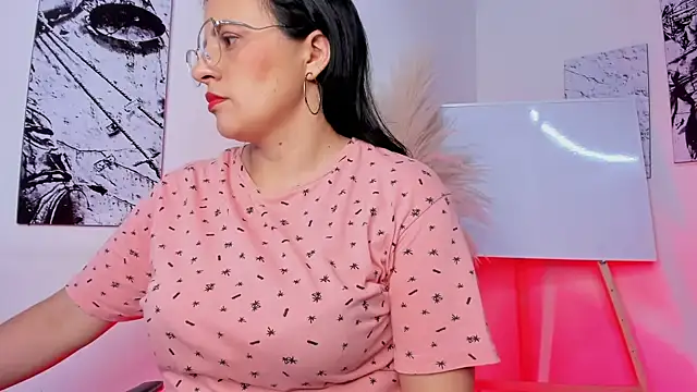 africa holmes online show from 25, 3, 2026