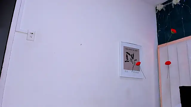 africa holmes online show from 8, 4, 2026