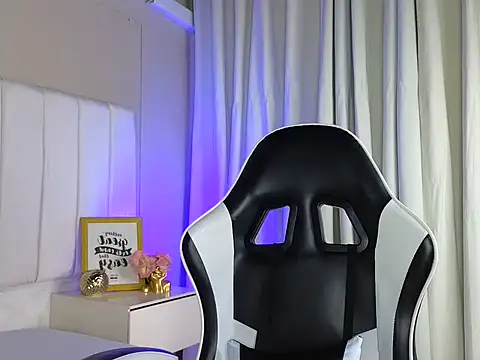 africa holmes online show from 21, 3, 2026