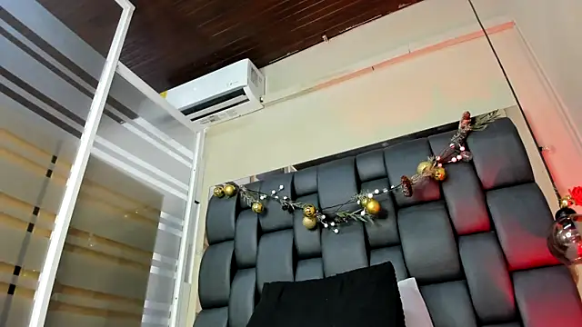 africa holmes online show from 28, 3, 2026