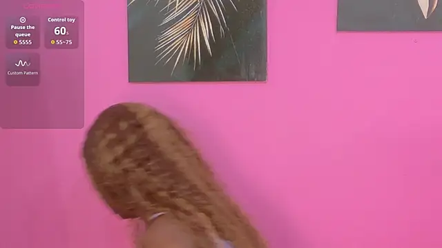 Snapshot of kinkyandsavage chatting on 22, 11, 2025 kinkyandsavage online show from 22, 11, 2025