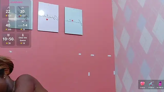 Snapshot of kinkyandsavage chatting on 1, 11, 2025 kinkyandsavage online show from 1, 11, 2025