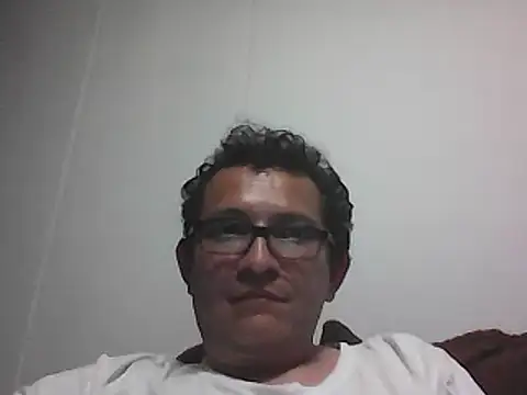 Bombi22 online show from 10, 9, 2025