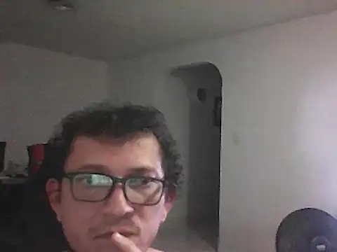 Snapshot of Bombi22 chatting on 12, 11, 2025 Bombi22 online show from 12, 11, 2025