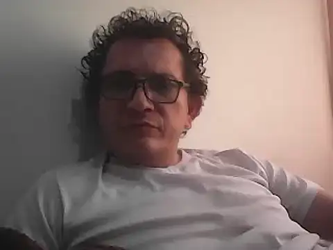 Snapshot of Bombi22 chatting on 27, 11, 2025 Bombi22 online show from 27, 11, 2025