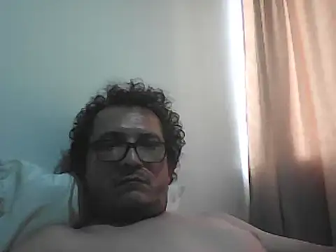 Snapshot of Bombi22 chatting on 5, 12, 2025 Bombi22 online show from 5, 12, 2025