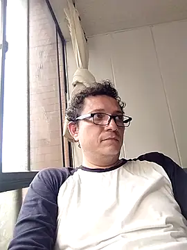 Bombi22 online show from 5, 10, 2025