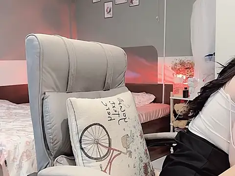 Eva-Public online show from 18, 3, 2025