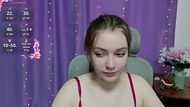 Lana  Cute  online show from 13, 4, 2026