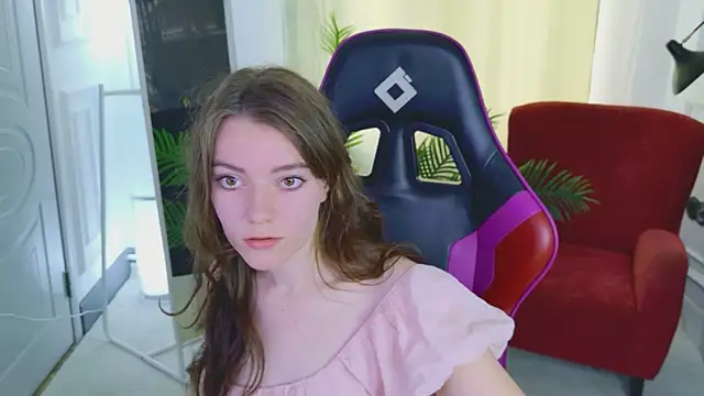 Snapshot of Lana__Cute_ chatting on 22, 7, 2026 Lana Cute online show from 22, 7, 2026