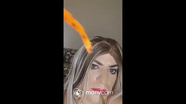 Snapshot of lunaxxxtreme chatting on 21, 9, 2025 lunaxxxtreme online show from 21, 9, 2025