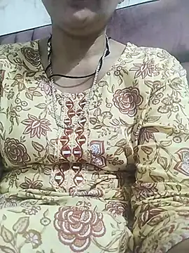 Snapshot of sexy_bhabhi69 chatting on 23, 10, 2025 sexy bhabhi69 online show from 23, 10, 2025