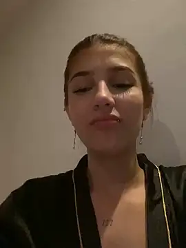 thamygomezz online show from 1, 2, 2025