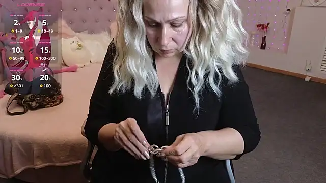 Penelope Pinky online show from 19, 2, 2025