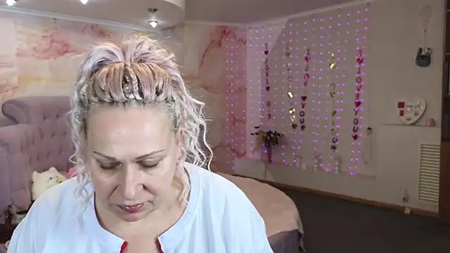 Penelope Pinky online show from 10, 10, 2025