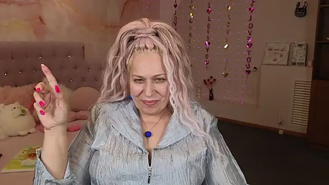 Penelope Pinky online show from 26, 2, 2025