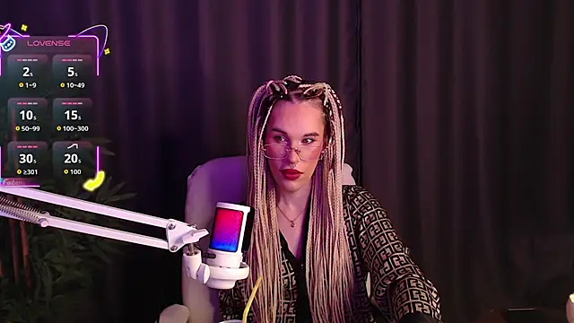 Snapshot of Cassie_Bae chatting on 28, 11, 2025 Cassie Bae online show from 28, 11, 2025