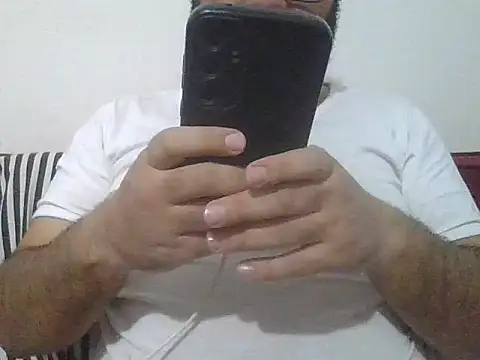 UrfavSlaveBitch online show from 4, 3, 2026