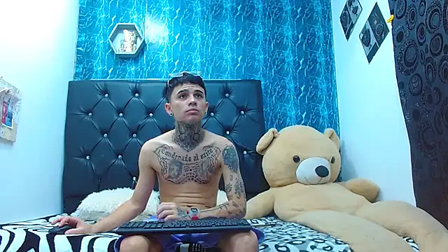 Snapshot of exotic_hot_couple chatting on 3, 3, 2025 exotic hot couple online show from 3, 3, 2025