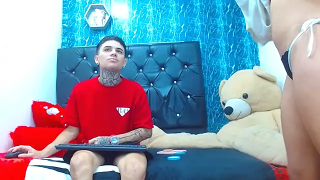 Snapshot of exotic_hot_couple chatting on 31, 1, 2025 exotic hot couple online show from 31, 1, 2025