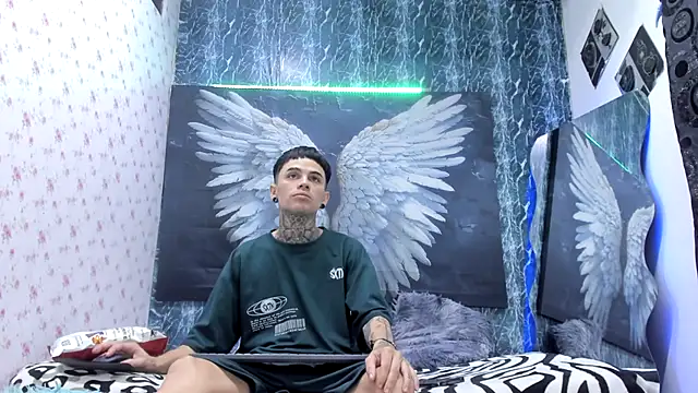 exotic hot couple online show from 13, 4, 2026